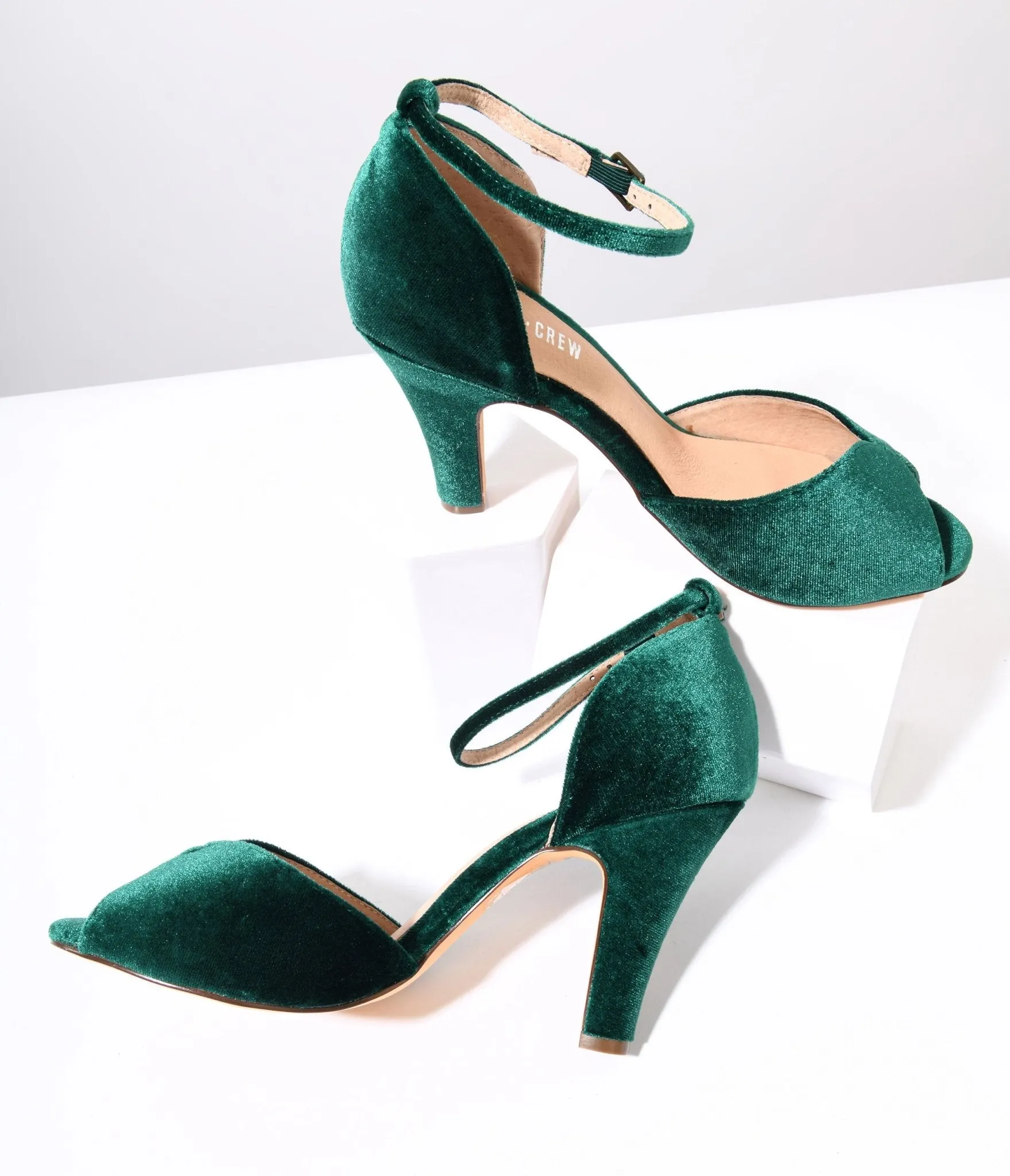 Chelsea Crew Green Velvet Lola Pumps