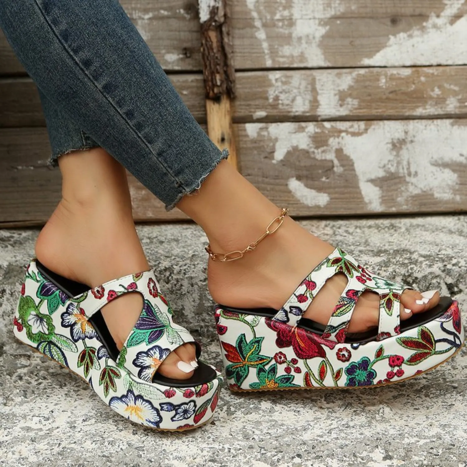 Thunder Chick Fitness Cutout Floral Peep Toe Sandals