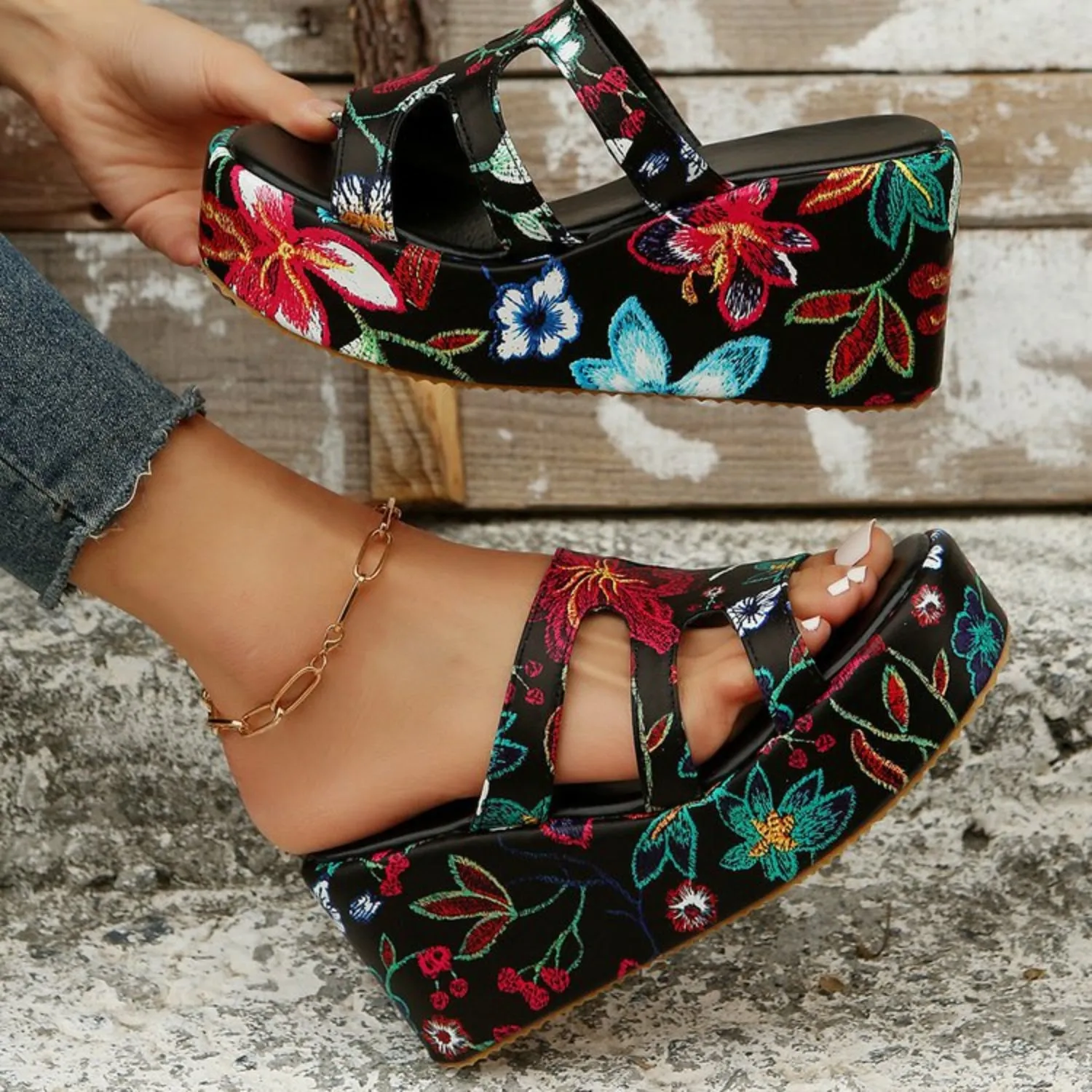 Thunder Chick Fitness Cutout Floral Peep Toe Sandals