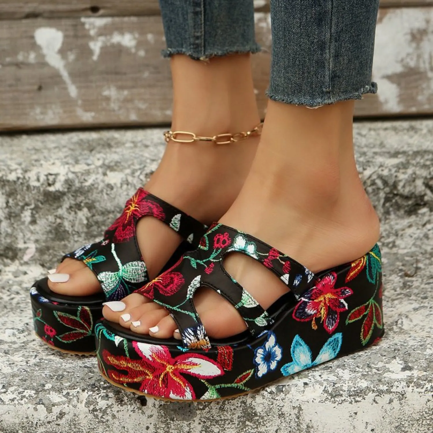 Thunder Chick Fitness Cutout Floral Peep Toe Sandals