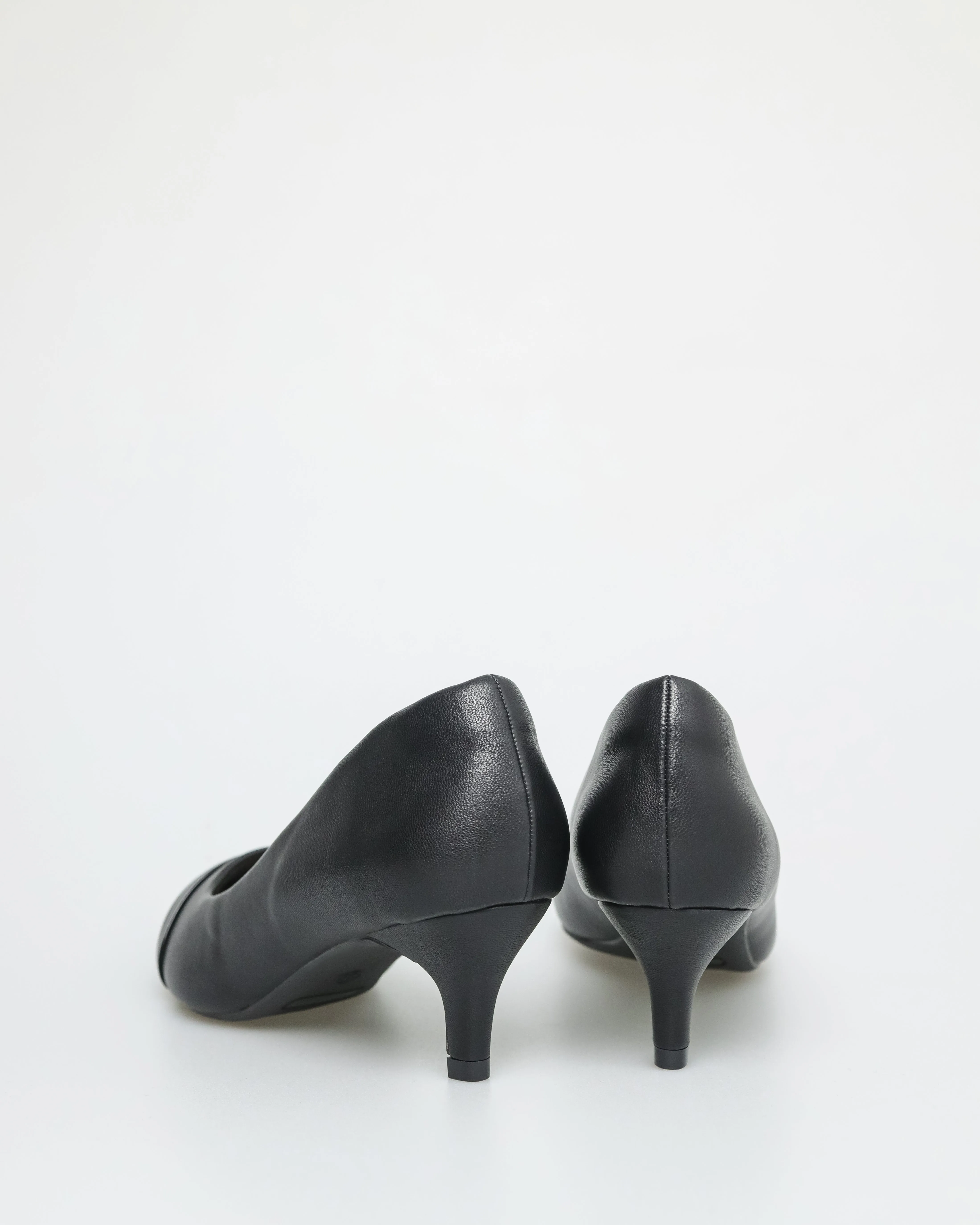 Tomaz NN244 Ladies Pointy Kitten Heels (Black)