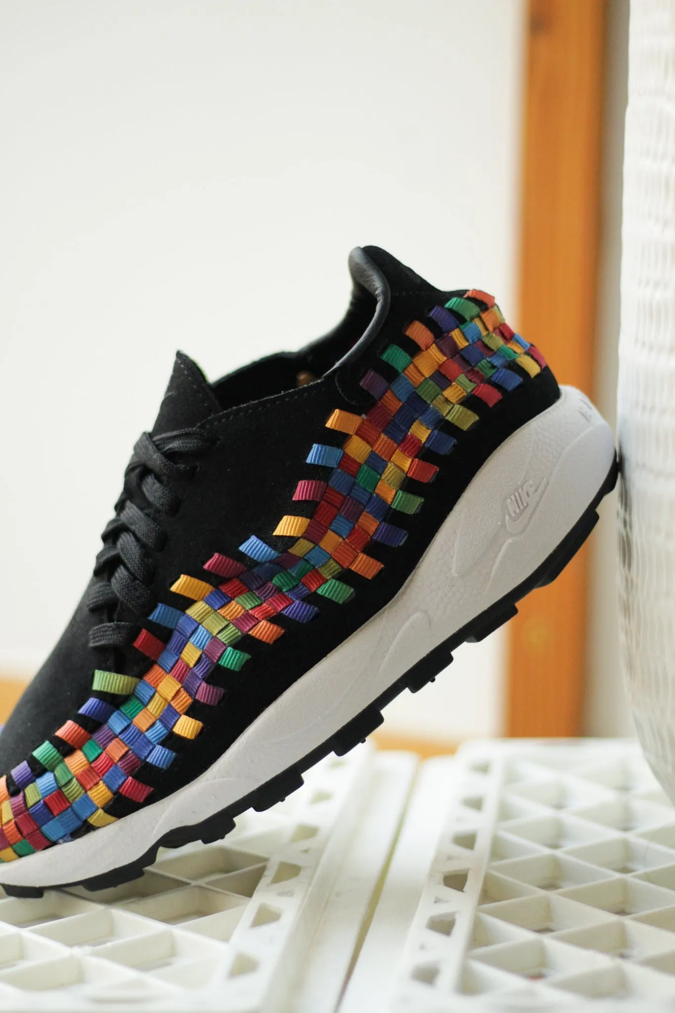 W AIR FOOTSCAPE WOVEN "BLACK/MULTI"