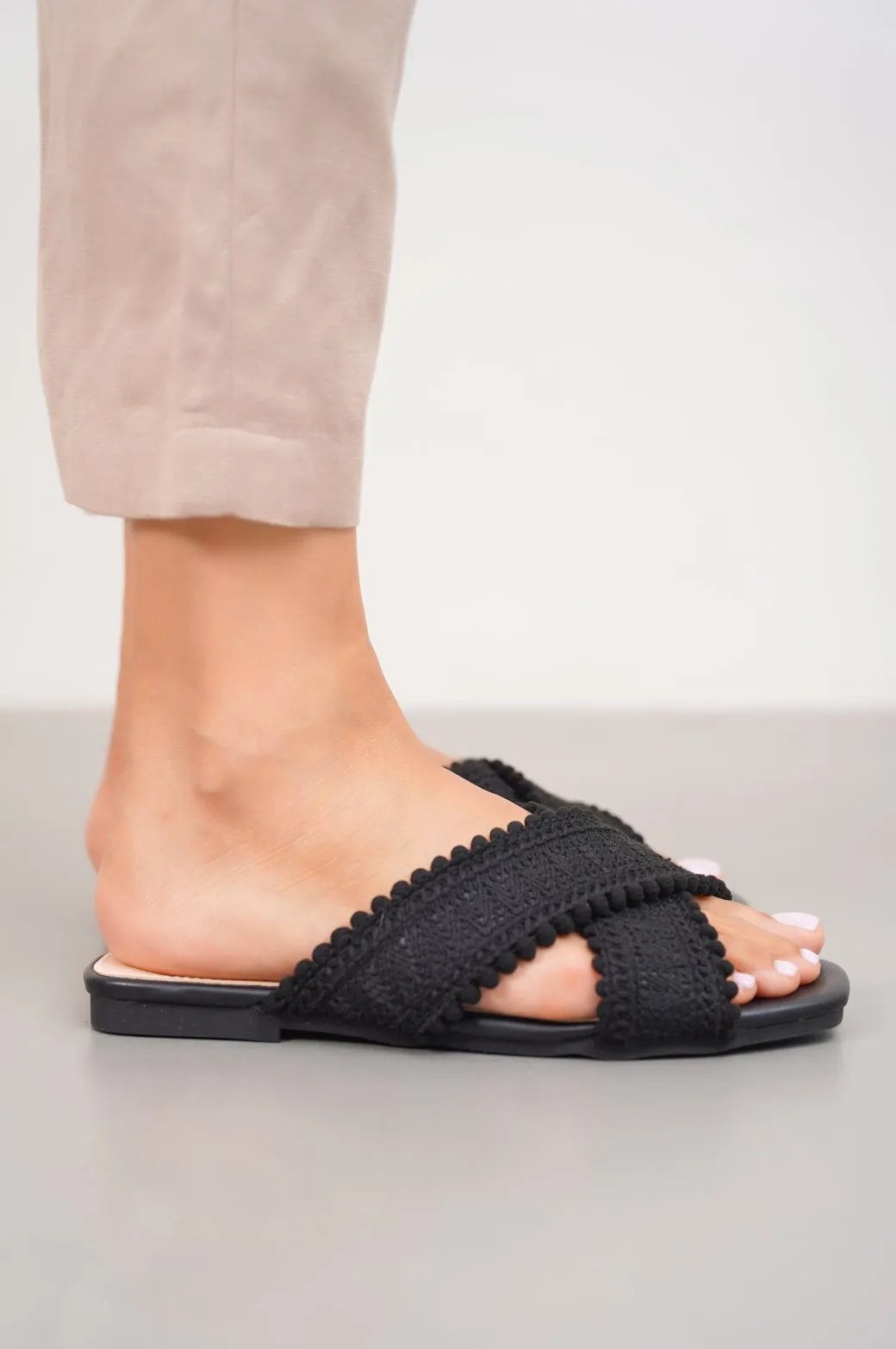 WOVEN LACE SLIDES